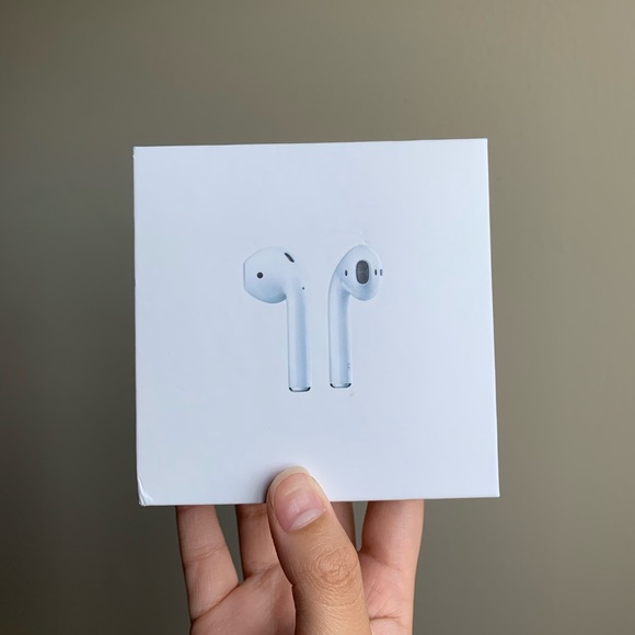 AirPods with wireless charger - Picture 1 of 9